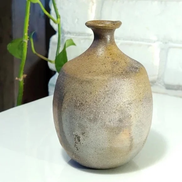 Japanese Bizen Ware Sake Vessel Tokkuri - Picture 2 of 9